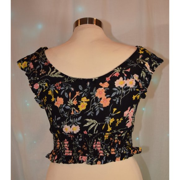 Patrons of Peace Floral Smocked Crop Top size Medium - Picture 3 of 6